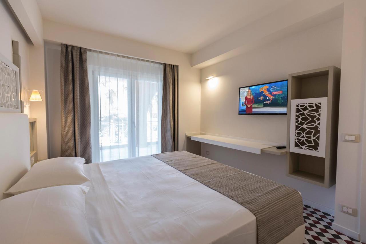 Suite Hotel L'Oasi Di Riaci (Adults Only) Santa Domenica  Luaran gambar